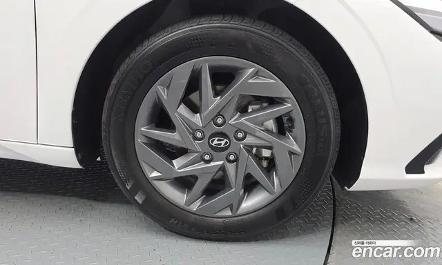 Hyundai Avante 2024 1.6 автомат (гидро), миниатюра 6