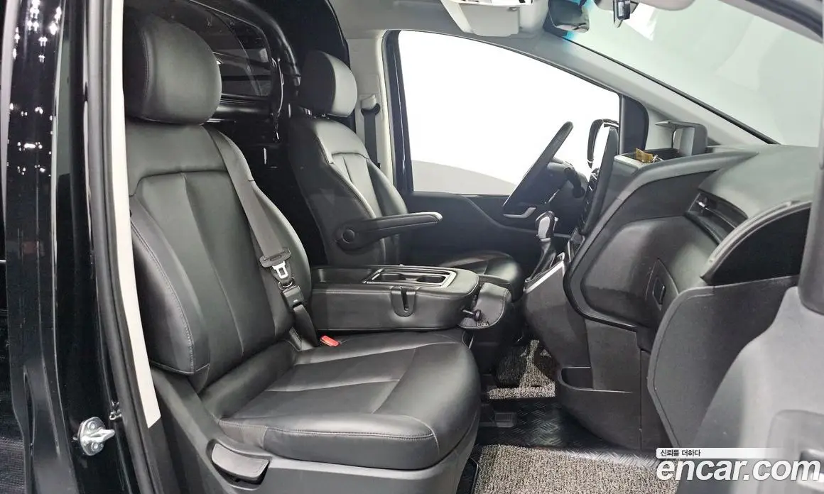 Hyundai Staria 2025 3.5 автомат (гидро), фото 15 Hyundai Staria 2025 3.5 автомат (гидро), фото 15