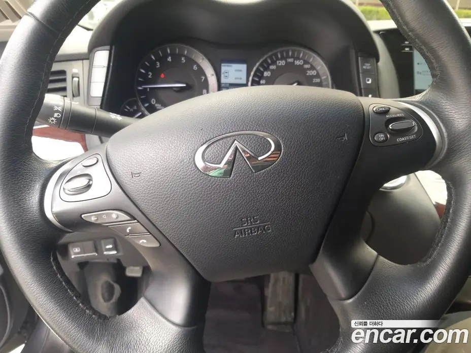 Infiniti Q70 2016 3.7 автомат (гидро), фото 17 Infiniti Q70 2016 3.7 автомат (гидро), фото 17