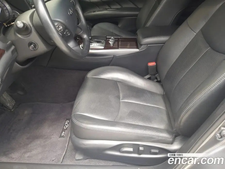 Infiniti Q70 2016 3.7 автомат (гидро), фото 10 Infiniti Q70 2016 3.7 автомат (гидро), фото 10