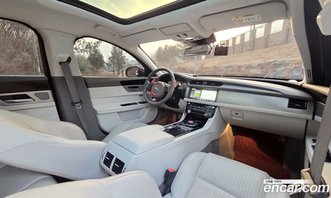 Jaguar XF 2017 2.0 автомат (гидро), фото 11 Jaguar XF 2017 2.0 автомат (гидро), фото 11