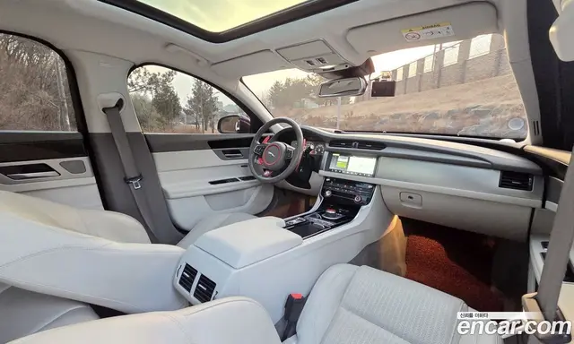 Jaguar XF 2017 2.0 автомат (гидро), миниатюра 11 Jaguar XF 2017 2.0 автомат (гидро), миниатюра 11