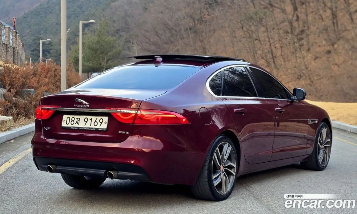 Jaguar XF 2017 2.0 автомат (гидро), фото 3 Jaguar XF 2017 2.0 автомат (гидро), фото 3