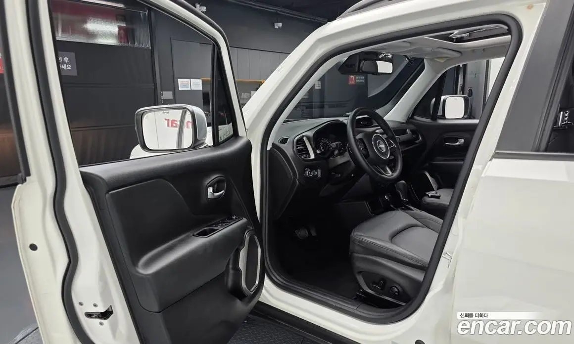 Jeep Renegade 2022 1.3 автомат (гидро), фото 12 Jeep Renegade 2022 1.3 автомат (гидро), фото 12