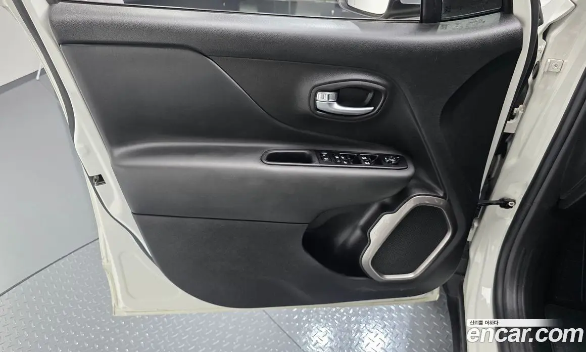 Jeep Renegade 2022 1.3 автомат (гидро), фото 13 Jeep Renegade 2022 1.3 автомат (гидро), фото 13