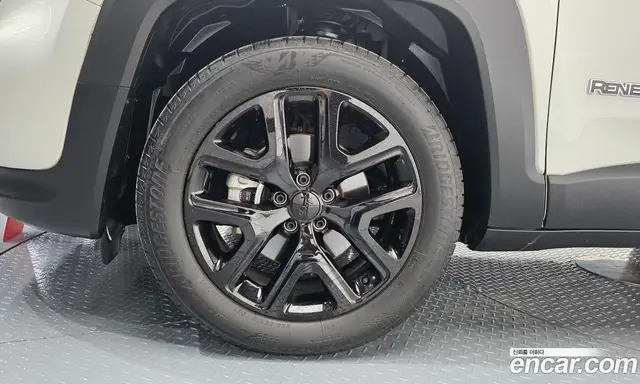 Jeep Renegade 2022 1.3 автомат (гидро), миниатюра 4 Jeep Renegade 2022 1.3 автомат (гидро), миниатюра 4