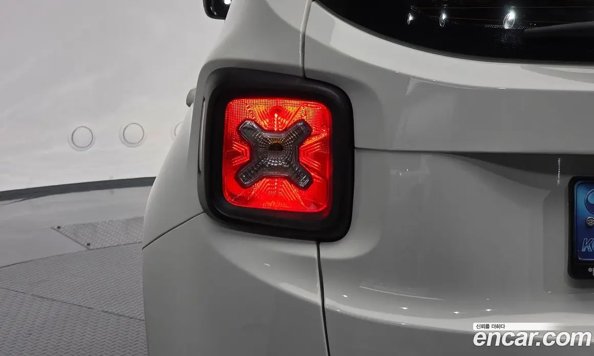 Jeep Renegade 2022 1.3 автомат (гидро), фото 8 Jeep Renegade 2022 1.3 автомат (гидро), фото 8