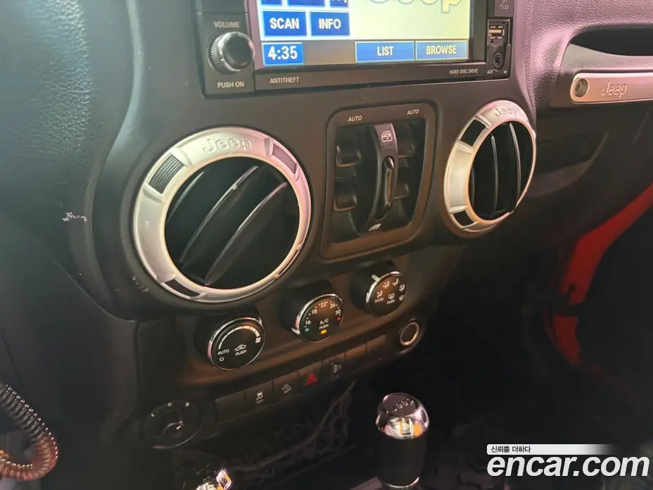 Jeep Wrangler 2012 2.8 автомат (гидро), фото 16 Jeep Wrangler 2012 2.8 автомат (гидро), фото 16