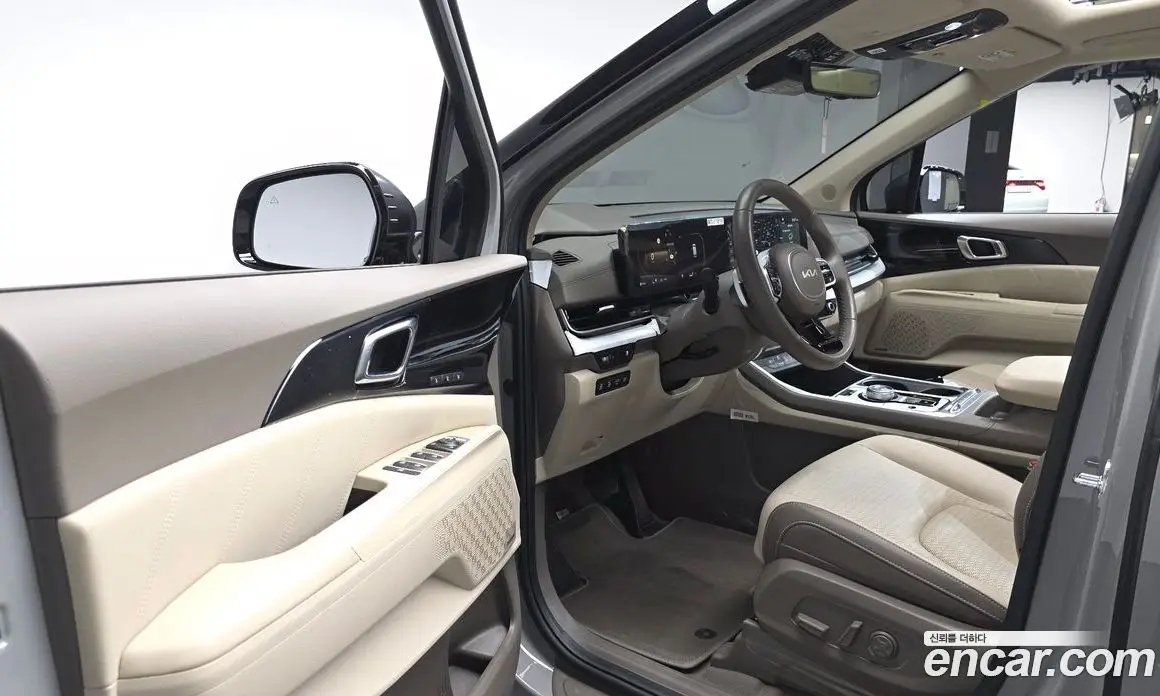 Kia Carnival 2024 2.2 автомат (гидро), фото 12 Kia Carnival 2024 2.2 автомат (гидро), фото 12