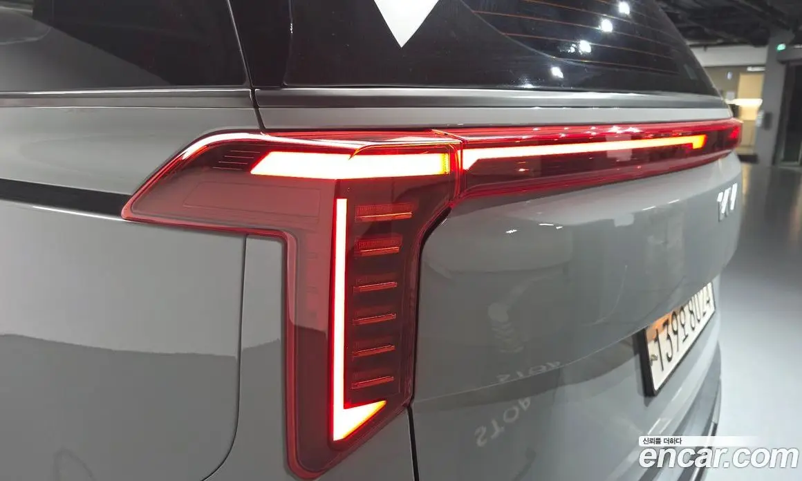 Kia Carnival 2024 2.2 автомат (гидро), фото 8 Kia Carnival 2024 2.2 автомат (гидро), фото 8