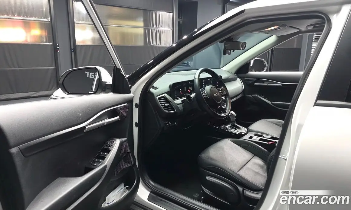 Kia Seltos 2024 1.6 автомат (гидро), фото 13 Kia Seltos 2024 1.6 автомат (гидро), фото 13