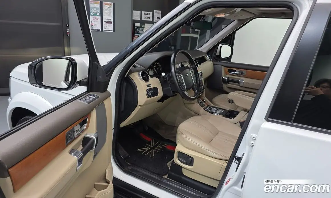 Land Rover Discovery 2015 3.0 автомат (гидро), фото 10 Land Rover Discovery 2015 3.0 автомат (гидро), фото 10