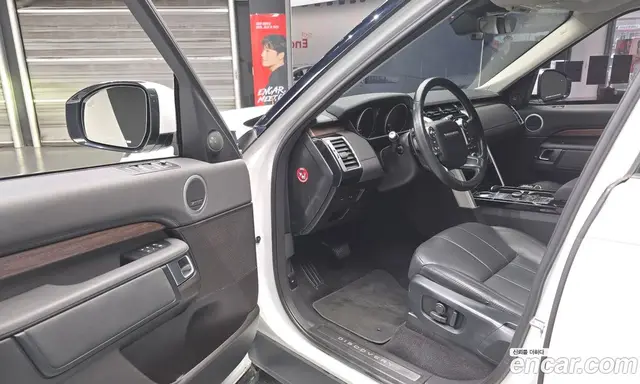 Land Rover Discovery 2017 3.0 автомат (гидро), миниатюра 11 Land Rover Discovery 2017 3.0 автомат (гидро), миниатюра 11