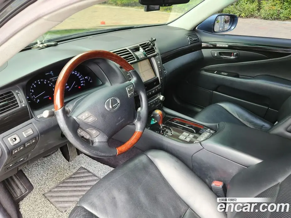 Lexus LS 2009 4.6 автомат (гидро), фото 9 Lexus LS 2009 4.6 автомат (гидро), фото 9