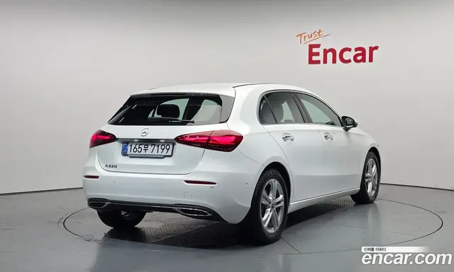Mercedes-Benz A-Class 2025 2.0 автомат (гидро), миниатюра 2