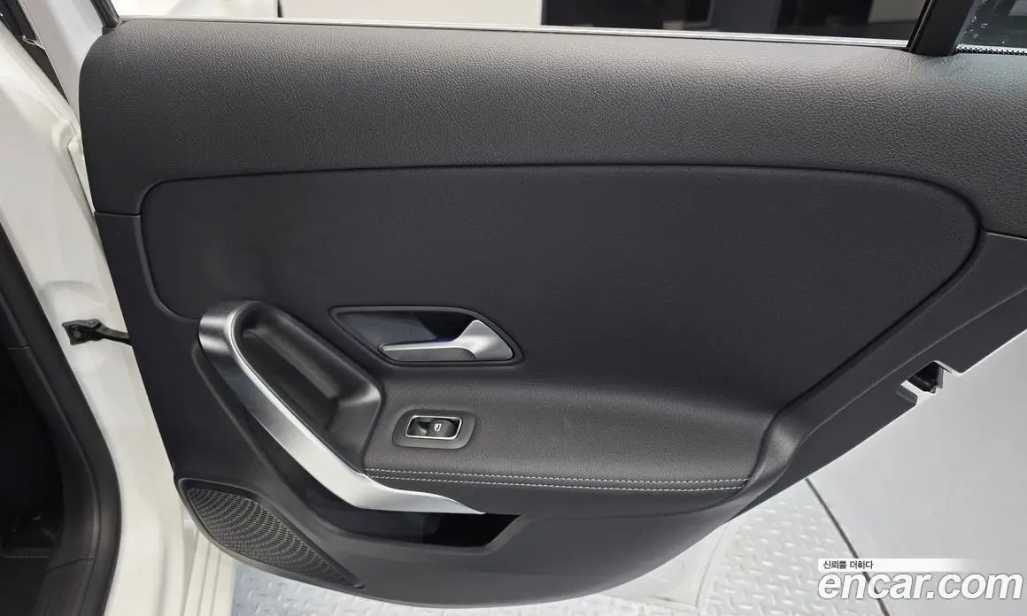 Mercedes-Benz A-Class 2025 2.0 автомат (гидро), фото 15