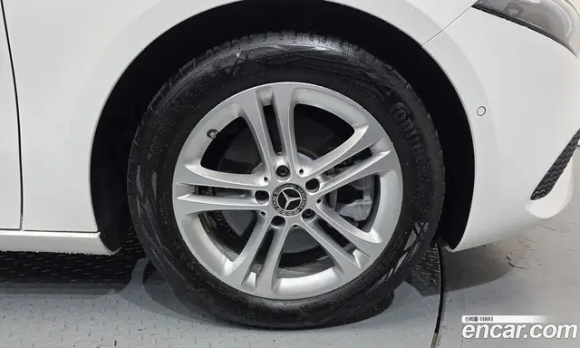 Mercedes-Benz A-Class 2025 2.0 автомат (гидро), миниатюра 5