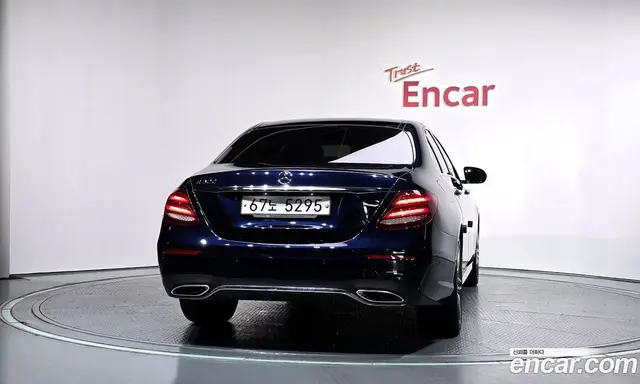 Mercedes-Benz E-Class 2017 2.0 автомат (гидро), миниатюра 4 Mercedes-Benz E-Class 2017 2.0 автомат (гидро), миниатюра 4