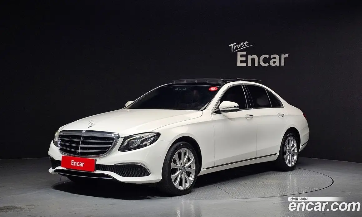 Mercedes-Benz E-Class 2017 2.0 автомат (гидро), фото 1 Mercedes-Benz E-Class 2017 2.0 автомат (гидро), фото 1