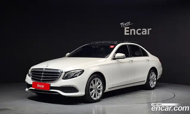Mercedes-Benz E-Class 2017 2.0 автомат (гидро), миниатюра 1 Mercedes-Benz E-Class 2017 2.0 автомат (гидро), миниатюра 1