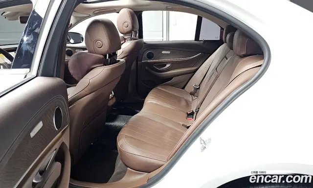 Mercedes-Benz E-Class 2017 2.0 автомат (гидро), миниатюра 11 Mercedes-Benz E-Class 2017 2.0 автомат (гидро), миниатюра 11
