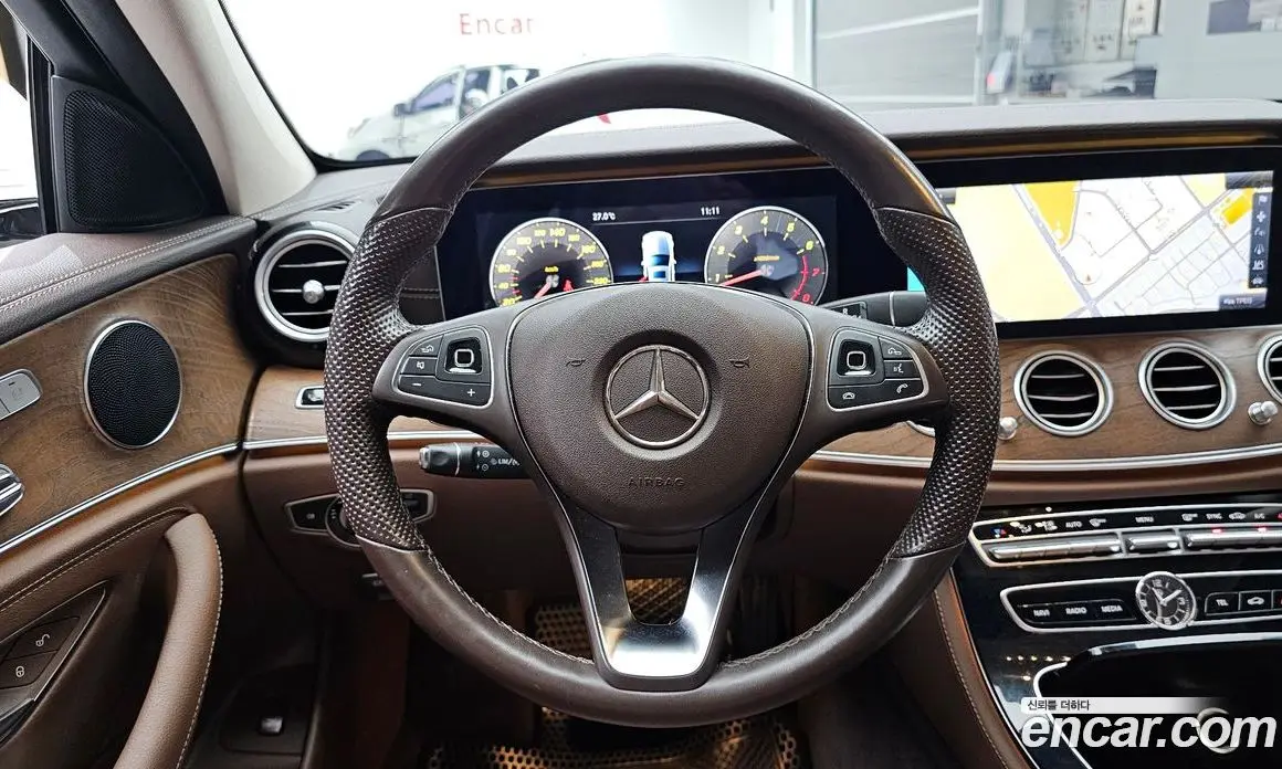 Mercedes-Benz E-Class 2017 2.0 автомат (гидро), фото 13 Mercedes-Benz E-Class 2017 2.0 автомат (гидро), фото 13