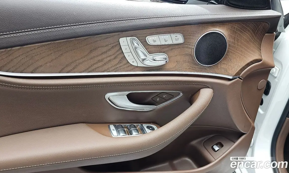 Mercedes-Benz E-Class 2017 2.0 автомат (гидро), фото 20 Mercedes-Benz E-Class 2017 2.0 автомат (гидро), фото 20