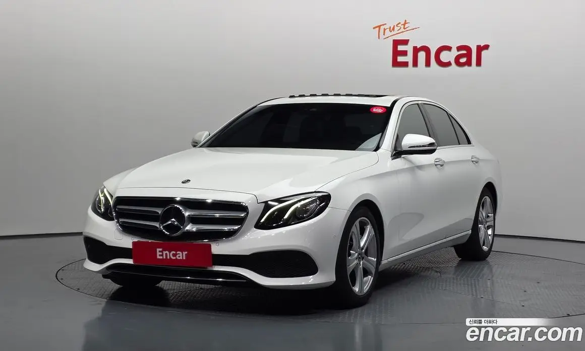 Mercedes-Benz E-Class 2018 2.0 автомат (гидро), фото 1 Mercedes-Benz E-Class 2018 2.0 автомат (гидро), фото 1