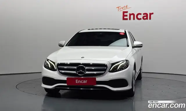 Mercedes-Benz E-Class 2018 2.0 автомат (гидро), миниатюра 3 Mercedes-Benz E-Class 2018 2.0 автомат (гидро), миниатюра 3