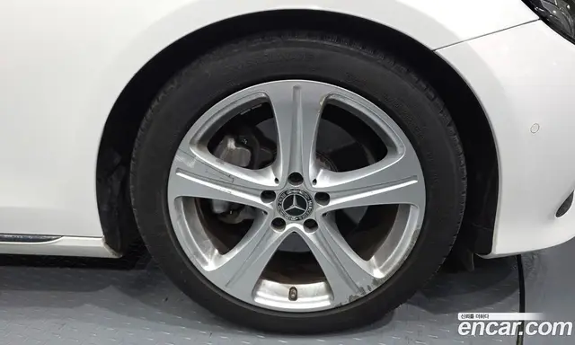 Mercedes-Benz E-Class 2018 2.0 автомат (гидро), миниатюра 5 Mercedes-Benz E-Class 2018 2.0 автомат (гидро), миниатюра 5