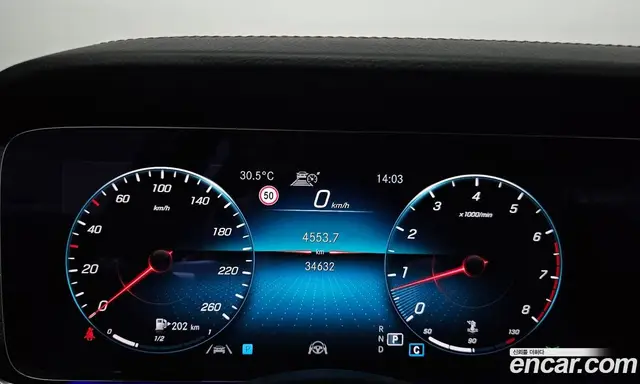 Mercedes-Benz E-Class 2022 2.0 автомат (гидро), миниатюра 11