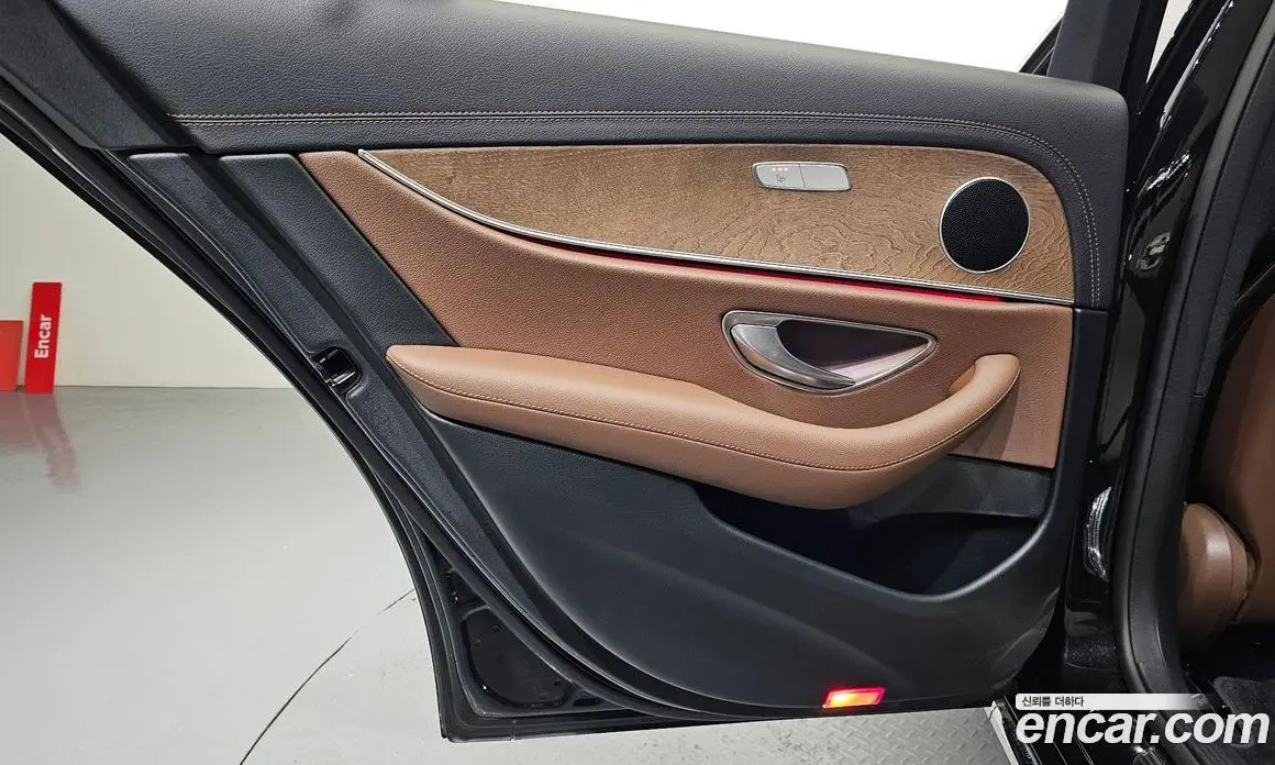 Mercedes-Benz E-Class 2022 2.0 автомат (гидро), фото 15