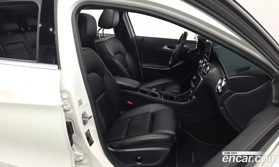 Mercedes-Benz GLA-Class 2019 2.0 автомат (гидро), фото 15 Mercedes-Benz GLA-Class 2019 2.0 автомат (гидро), фото 15