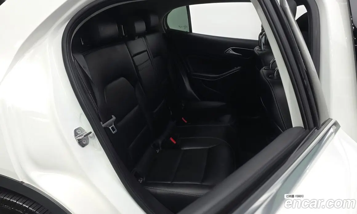 Mercedes-Benz GLA-Class 2019 2.0 автомат (гидро), фото 16 Mercedes-Benz GLA-Class 2019 2.0 автомат (гидро), фото 16