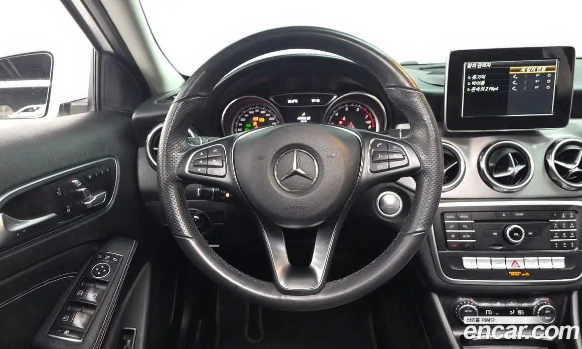 Mercedes-Benz GLA-Class 2019 2.0 автомат (гидро), фото 17 Mercedes-Benz GLA-Class 2019 2.0 автомат (гидро), фото 17