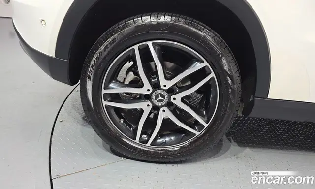 Mercedes-Benz GLA-Class 2019 2.0 автомат (гидро), миниатюра 4 Mercedes-Benz GLA-Class 2019 2.0 автомат (гидро), миниатюра 4