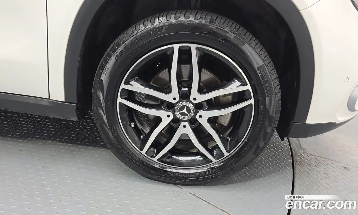 Mercedes-Benz GLA-Class 2019 2.0 автомат (гидро), фото 6 Mercedes-Benz GLA-Class 2019 2.0 автомат (гидро), фото 6