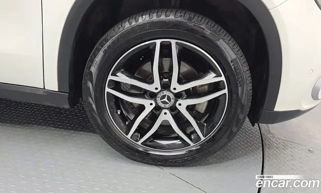 Mercedes-Benz GLA-Class 2019 2.0 автомат (гидро), миниатюра 6 Mercedes-Benz GLA-Class 2019 2.0 автомат (гидро), миниатюра 6