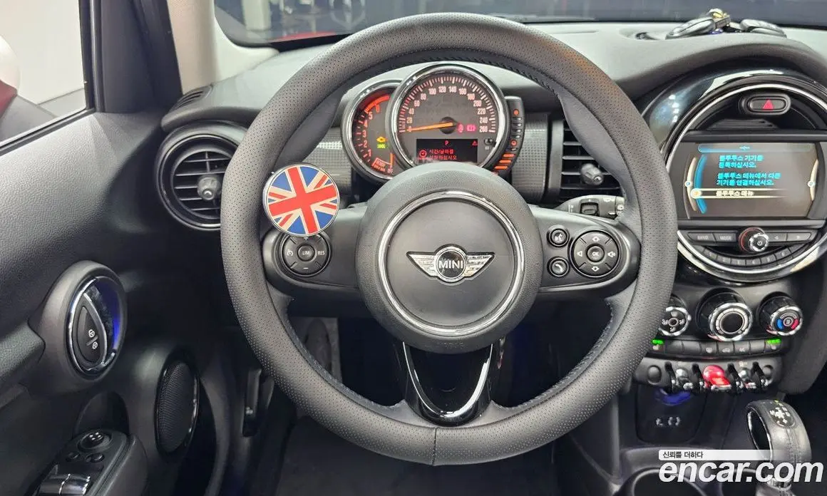 Mini Cooper 2015 1.5 автомат (гидро), фото 18 Mini Cooper 2015 1.5 автомат (гидро), фото 18