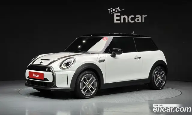 Mini Cooper 2023 0.1 автомат (гидро), миниатюра 1