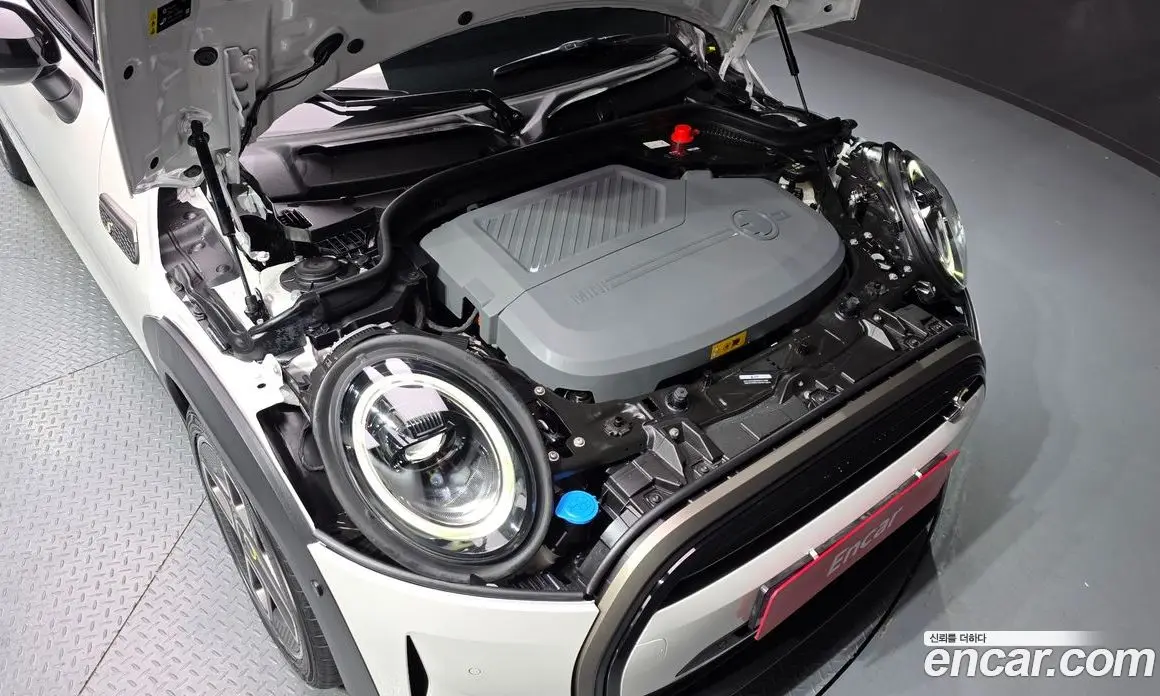 Mini Cooper 2023 0.1 автомат (гидро), фото 6