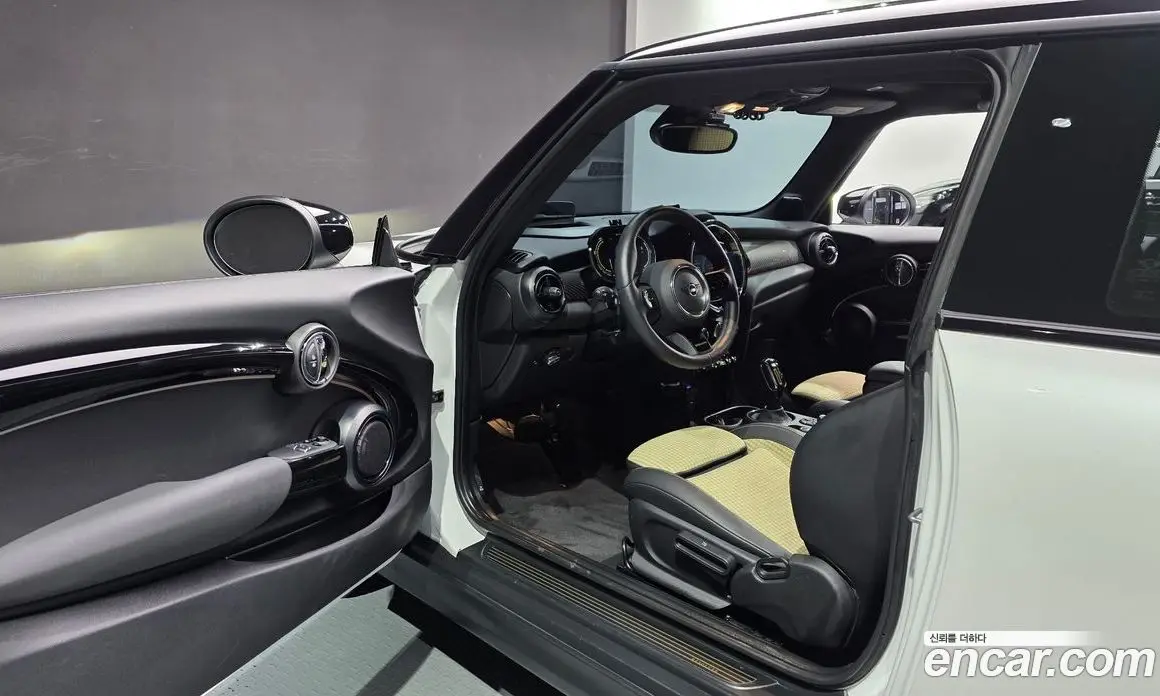Mini Cooper 2023 0.1 автомат (гидро), фото 10