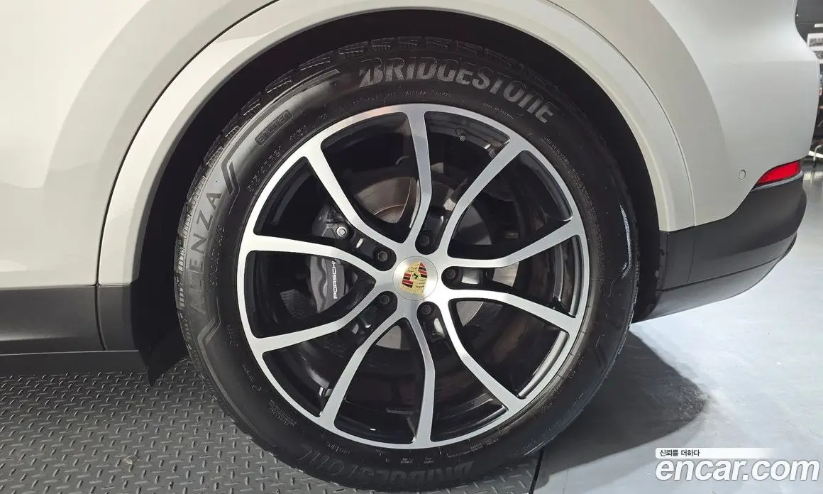 Porsche Cayenne 2023 3.0 автомат (гидро), фото 7