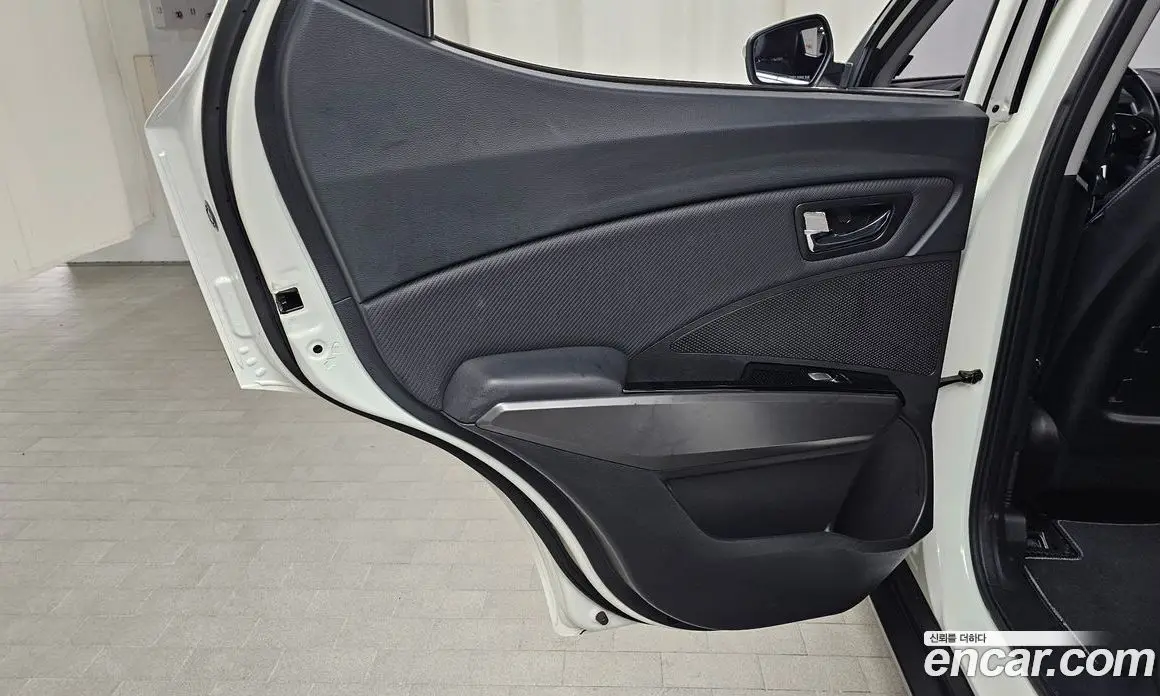 SsangYong TIBOLI 2017 1.6 автомат (гидро), фото 14