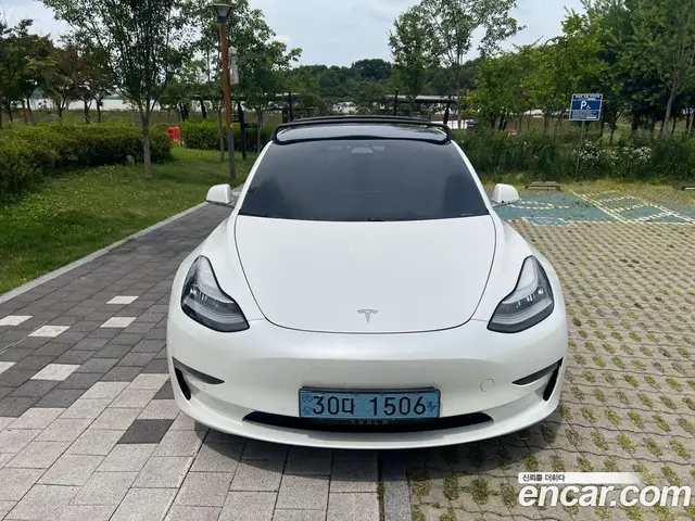 Tesla Model 3 2020 автомат (гидро), миниатюра 1 Tesla Model 3 2020 автомат (гидро), миниатюра 1