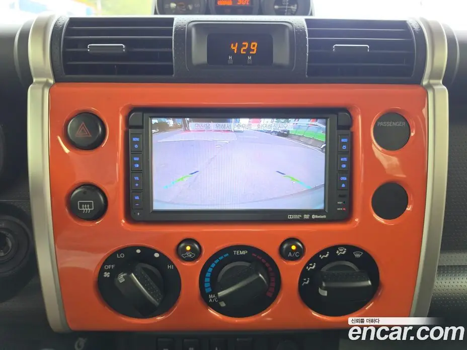 Toyota FJ Cruiser 2014 4.0 автомат (гидро), фото 14 Toyota FJ Cruiser 2014 4.0 автомат (гидро), фото 14