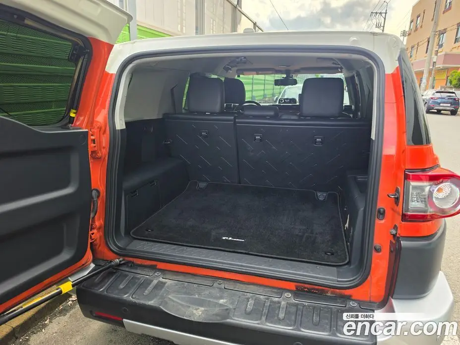 Toyota FJ Cruiser 2014 4.0 автомат (гидро), фото 16 Toyota FJ Cruiser 2014 4.0 автомат (гидро), фото 16