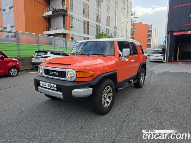 Toyota FJ Cruiser 2014 4.0 автомат (гидро), миниатюра 3 Toyota FJ Cruiser 2014 4.0 автомат (гидро), миниатюра 3