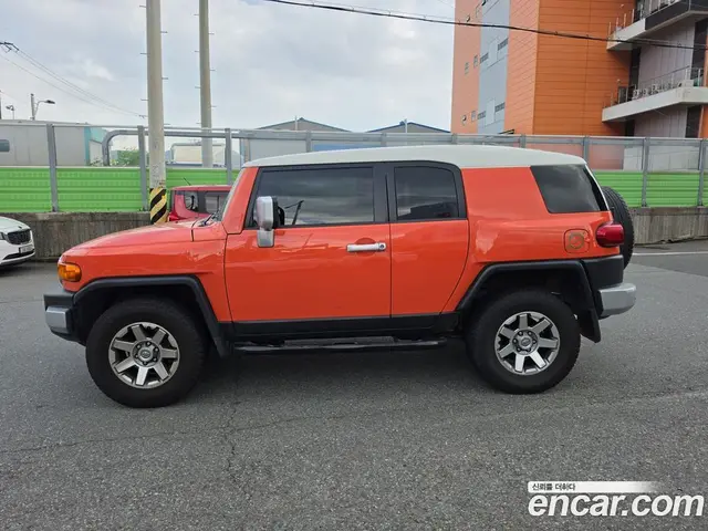 Toyota FJ Cruiser 2014 4.0 автомат (гидро), миниатюра 4 Toyota FJ Cruiser 2014 4.0 автомат (гидро), миниатюра 4