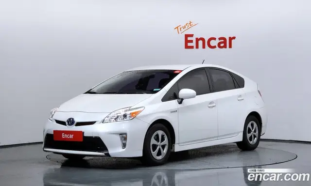 Toyota Prius 2015 1.8 автомат (гидро), миниатюра 1 Toyota Prius 2015 1.8 автомат (гидро), миниатюра 1